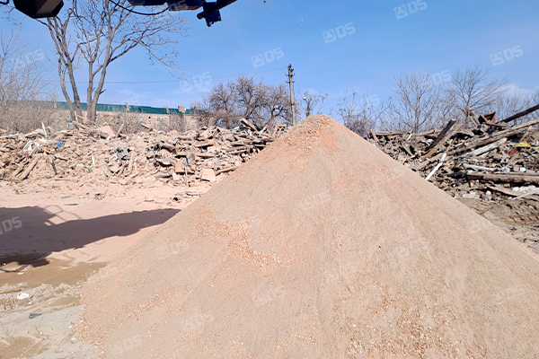 Tracked Jaw Crusher and Screening Plant