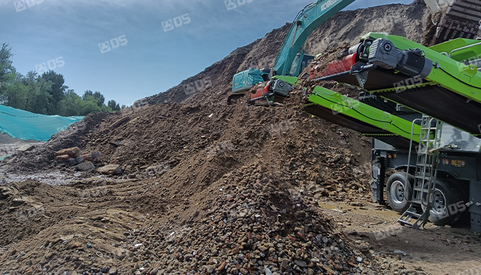 Mobile Roller Screening Plant